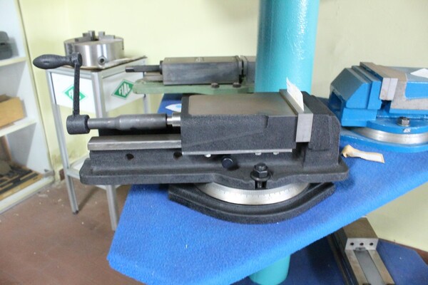 13#69640 Ricambi e utensili officina meccanica in vendita - foto 45