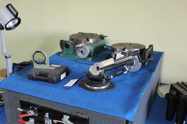 13#69640 Ricambi e utensili officina meccanica in vendita - foto 48