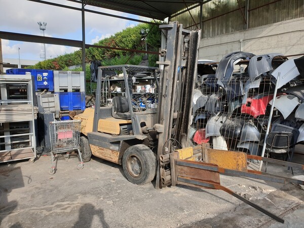 Carrelli elevatori in vendita