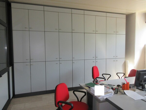 2#6975 Arredi da ufficio e attrezzature di laboratorio in vendita - foto 3