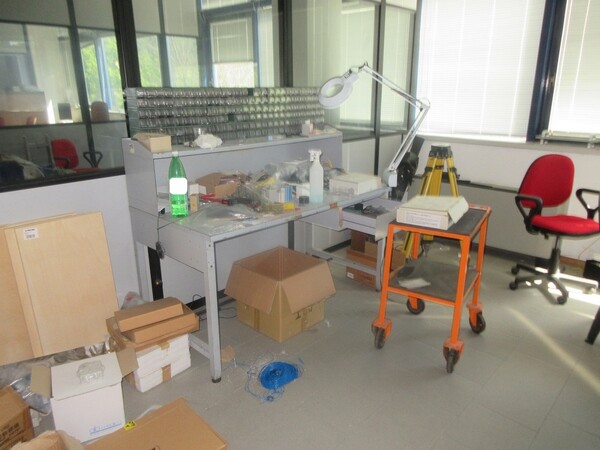 2#6975 Arredi da ufficio e attrezzature di laboratorio in vendita - foto 20
