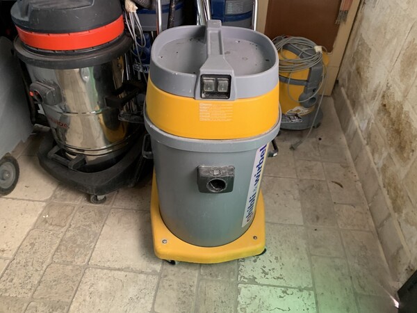 1#6983 Attrezzatura e prodotti per pulizie professionali in vendita - foto 6