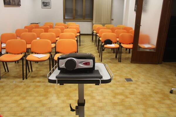 1#6988 Arredamento e attrezzatura da ufficio in vendita - foto 3