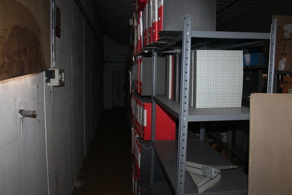 1#6988 Arredamento e attrezzatura da ufficio in vendita - foto 18