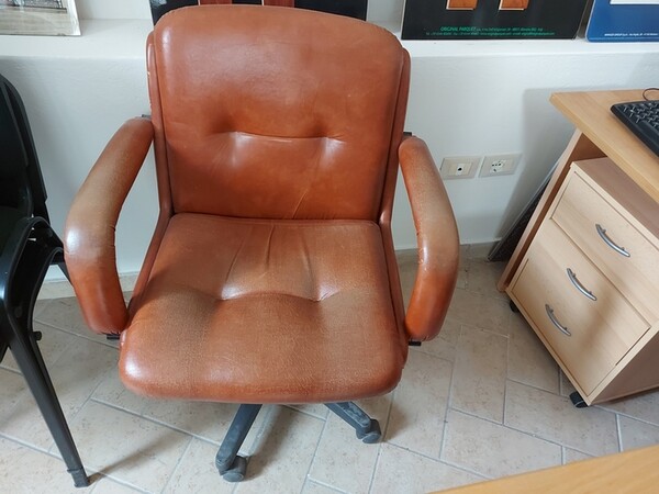 2#7003 Attrezzatura edile e mobili per ufficio in vendita - foto 14