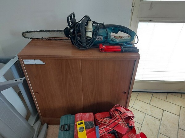 2#7003 Attrezzatura edile e mobili per ufficio in vendita - foto 19