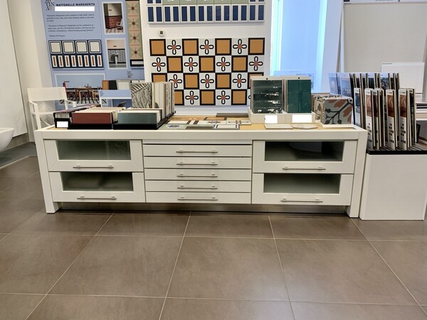 14#7007 Arredamento negozio in vendita - foto 2