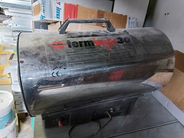 1#7010 Magazzino di materiale edile con attrezzature e utensili in vendita - foto 19