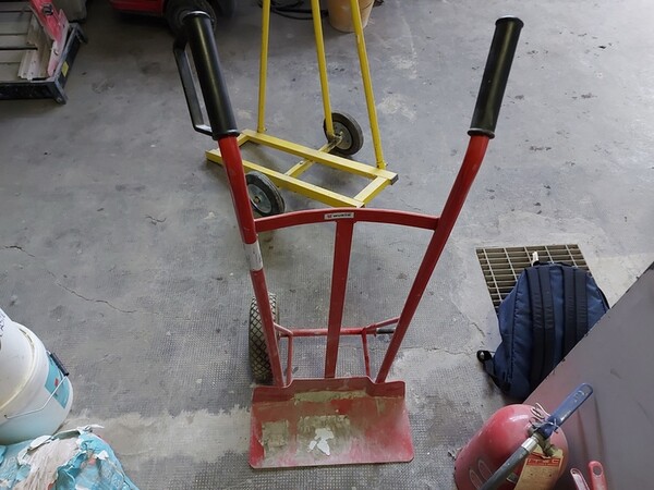 1#7010 Magazzino di materiale edile con attrezzature e utensili in vendita - foto 23