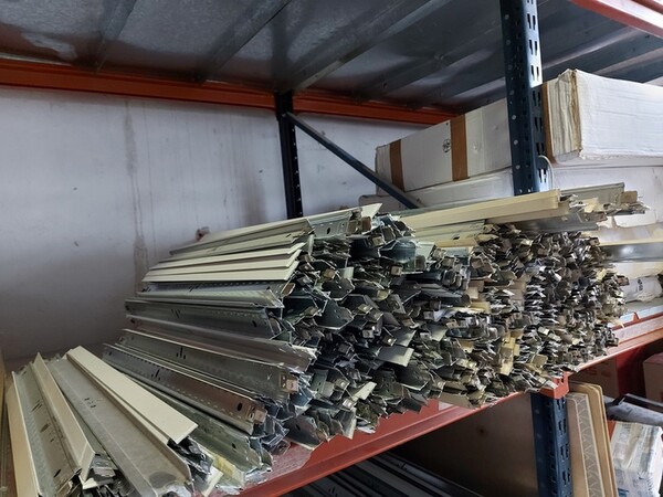 1#7010 Magazzino di materiale edile con attrezzature e utensili in vendita - foto 33