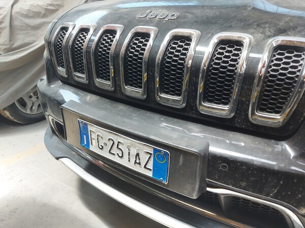 4#7021 Autovettura Jeep Cherokee in vendita - foto 2