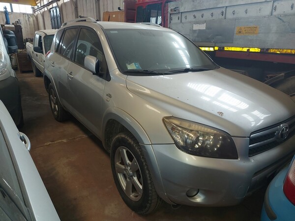 2#7028 Autovettura Toyota in vendita - foto 1