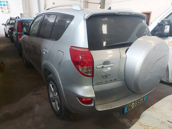 2#7028 Autovettura Toyota in vendita - foto 3