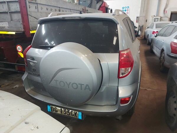 2#7028 Autovettura Toyota in vendita - foto 4
