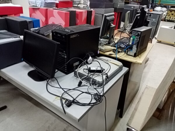 1#7030 Arredamento e macchine da ufficio in vendita - foto 10