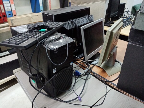 1#7030 Arredamento e macchine da ufficio in vendita - foto 17