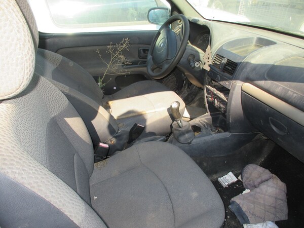 18#7037 Autocarro Renault Clio in vendita - foto 8