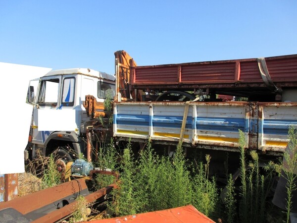 2#7037 Autocarro Iveco con gru in vendita - foto 2