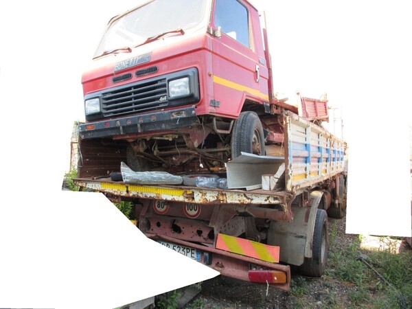 2#7037 Autocarro Iveco con gru in vendita - foto 3