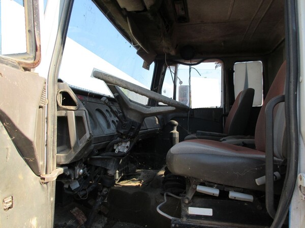 2#7037 Autocarro Iveco con gru in vendita - foto 8