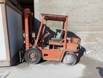 Image 1 - Lancer Boss forklift and Poclain - Lot 16 (Auction 7042)