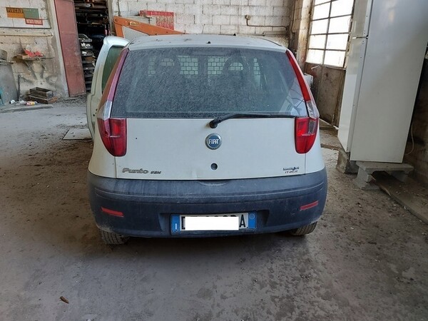 23#7042 Automobile Fiat Punto Van in vendita - foto 4