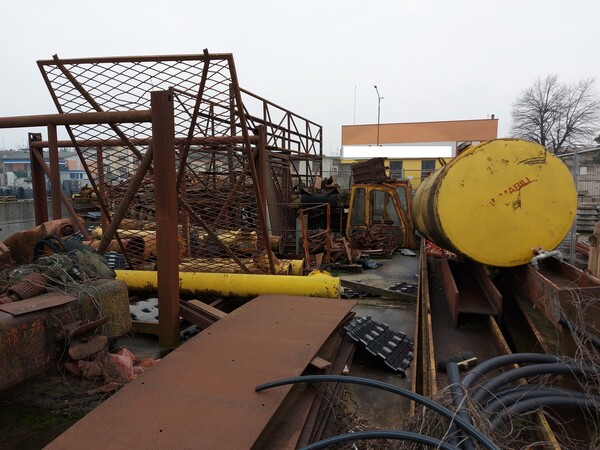 40#7042 Materiale ferroso e macchinari in disuso in vendita - foto 57