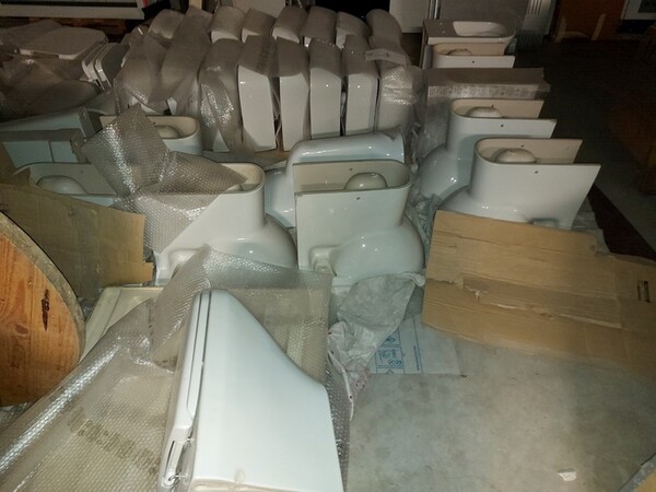 4#7043 Materiale per impianti sanitari in vendita - foto 1
