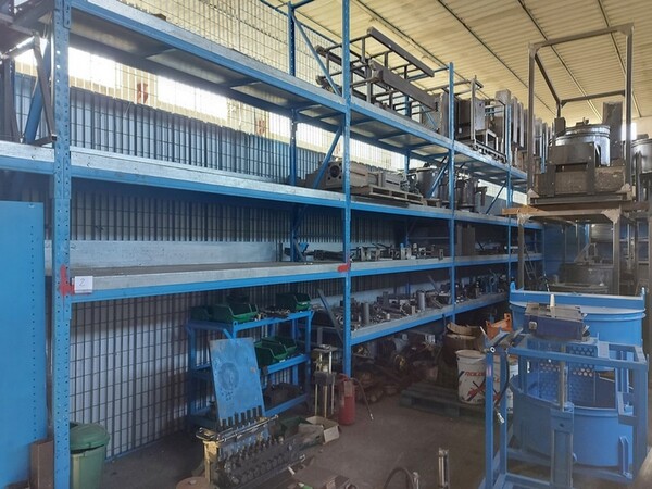 1#7046 Carpenteria metallica e attrezzatura da cantiere in vendita - foto 2