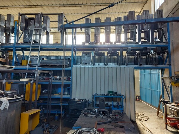 1#7046 Carpenteria metallica e attrezzatura da cantiere in vendita - foto 3