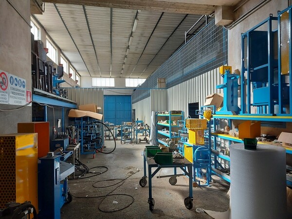 1#7046 Carpenteria metallica e attrezzatura da cantiere in vendita - foto 25