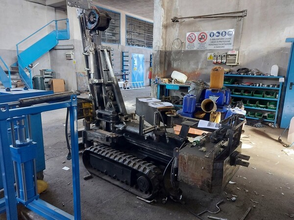 1#7046 Carpenteria metallica e attrezzatura da cantiere in vendita - foto 29