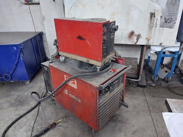 3#7049 Arredi e attrezzature per officina e ufficio in vendita - foto 10