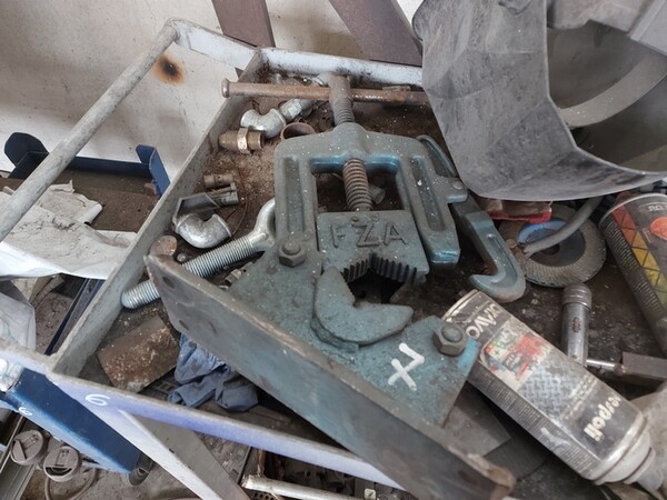 3#7049 Arredi e attrezzature per officina e ufficio in vendita - foto 13