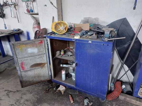 3#7049 Arredi e attrezzature per officina e ufficio in vendita - foto 23