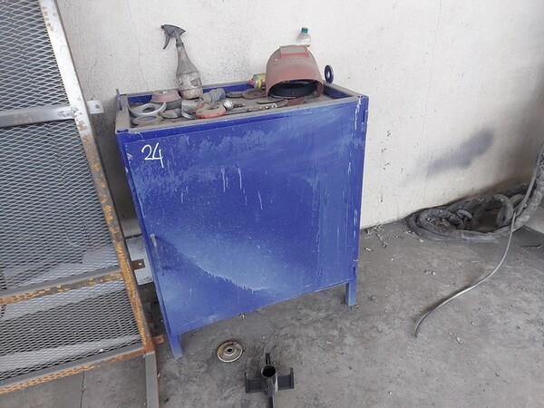 3#7049 Arredi e attrezzature per officina e ufficio in vendita - foto 32