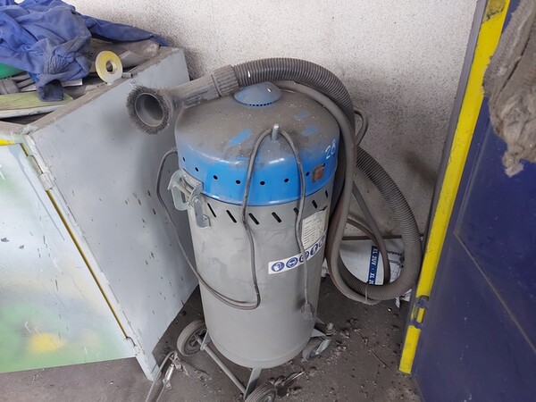 3#7049 Arredi e attrezzature per officina e ufficio in vendita - foto 36