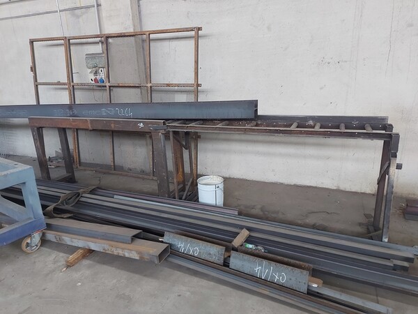 3#7049 Arredi e attrezzature per officina e ufficio in vendita - foto 44