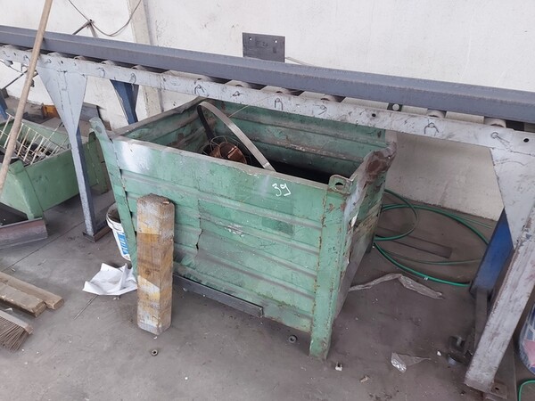3#7049 Arredi e attrezzature per officina e ufficio in vendita - foto 48