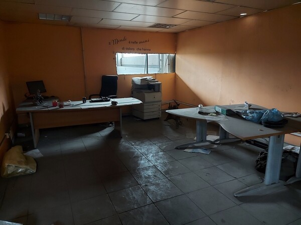 3#7049 Arredi e attrezzature per officina e ufficio in vendita - foto 53
