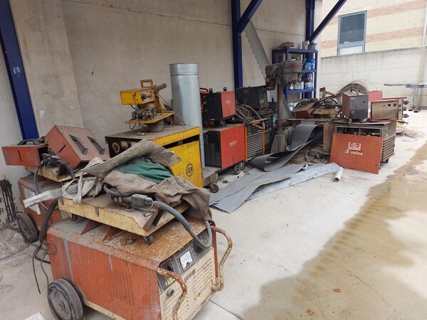 3#7049 Arredi e attrezzature per officina e ufficio in vendita - foto 58