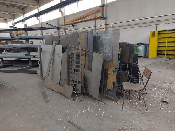 3#7049 Arredi e attrezzature per officina e ufficio in vendita - foto 79