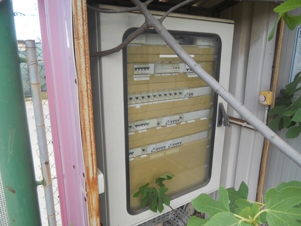 10#7053 Arredamento uso ufficio ed attrezzature informatiche in vendita - foto 4