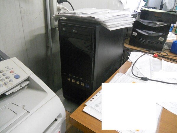 10#7053 Arredamento uso ufficio ed attrezzature informatiche in vendita - foto 30