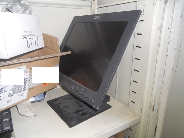 10#7053 Arredamento uso ufficio ed attrezzature informatiche in vendita - foto 35