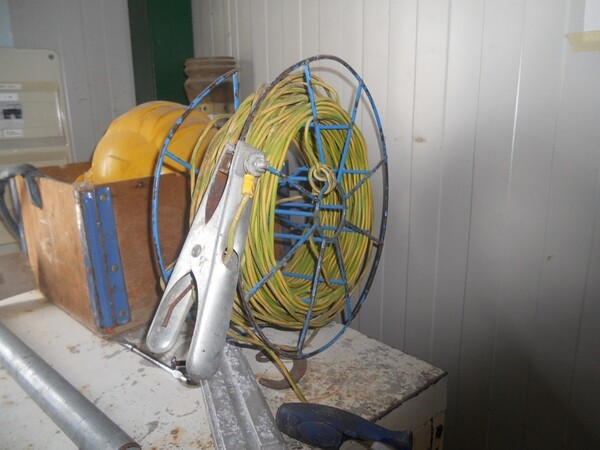 11#7053 Arredamento uso ufficio ed attrezzature informatiche in vendita - foto 9