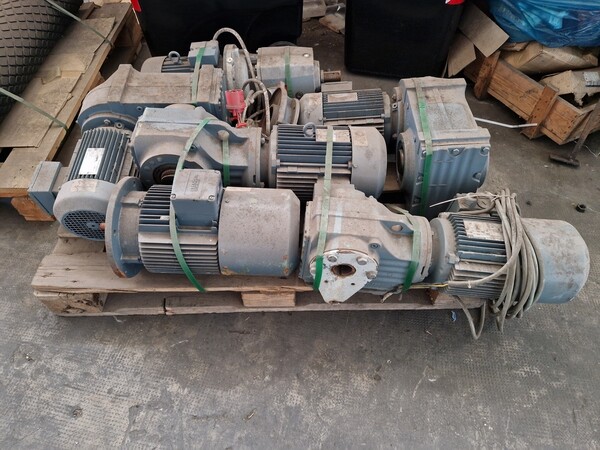 18#7057 Sollevatori idraulici e paranchi in vendita - foto 5