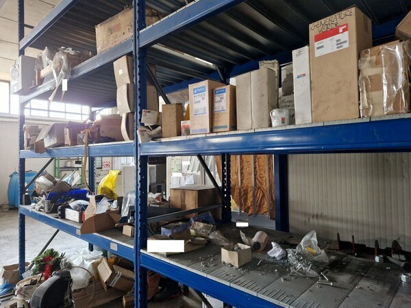 22#7057 Scaffalature e compressori Fiac in vendita - foto 43