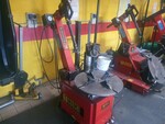 Image 2 - Truck tyre changer - Lot 4 (Auction 7058)