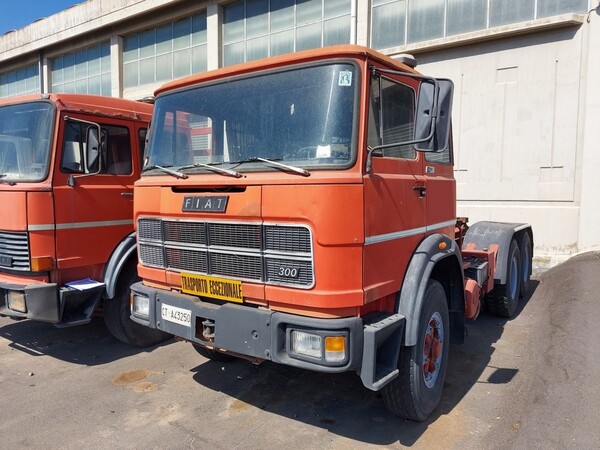 12#7069 Trattore stradale Fiat in vendita - foto 2